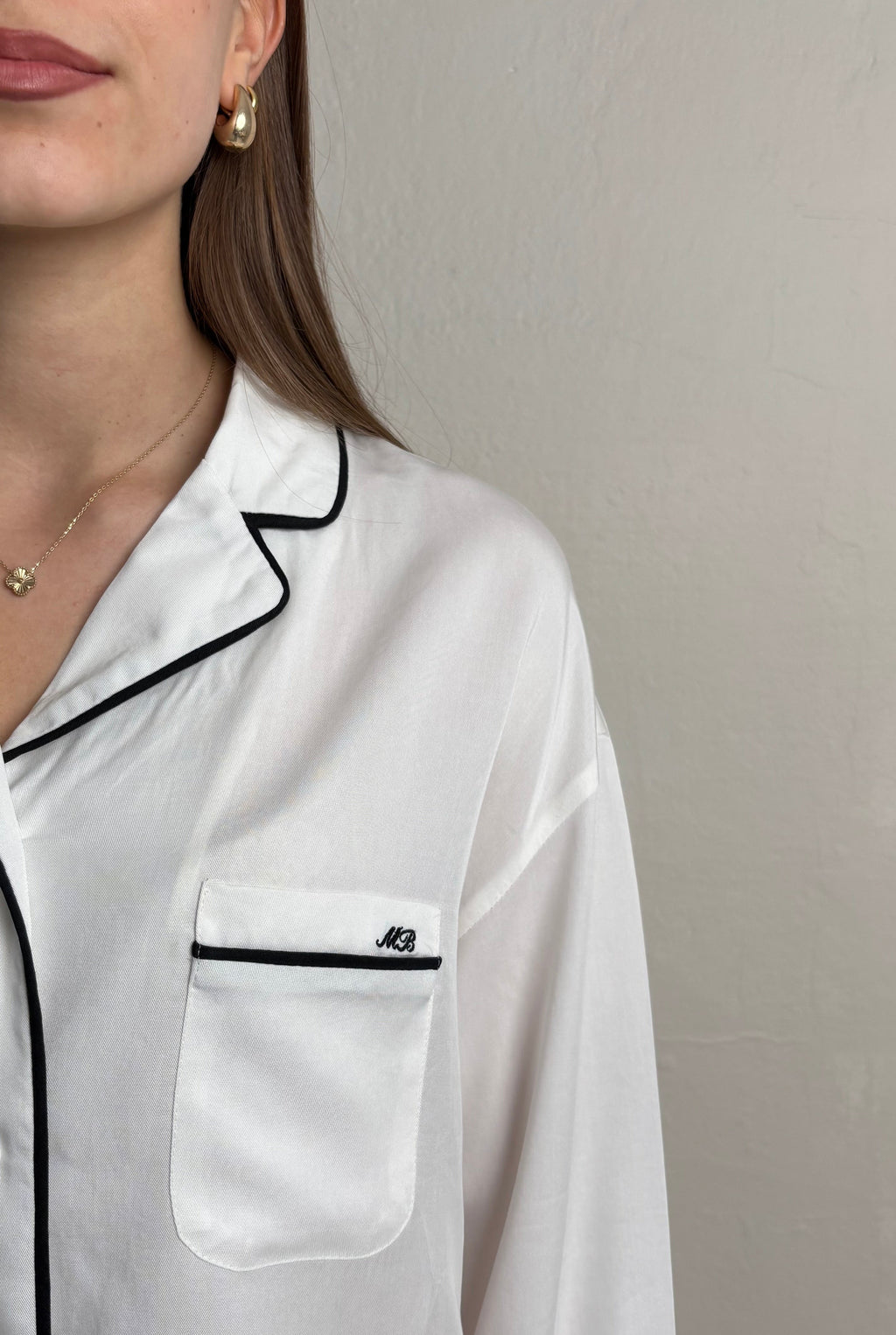 PERSONALIZOWANA BIAŁA PIŻAMA Z DŁUGIMI SPODNIAMI LILY